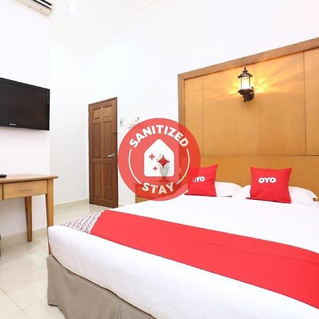 Oyo 89523 Villa Sri Mayang Куала Теренгану Екстериор снимка
