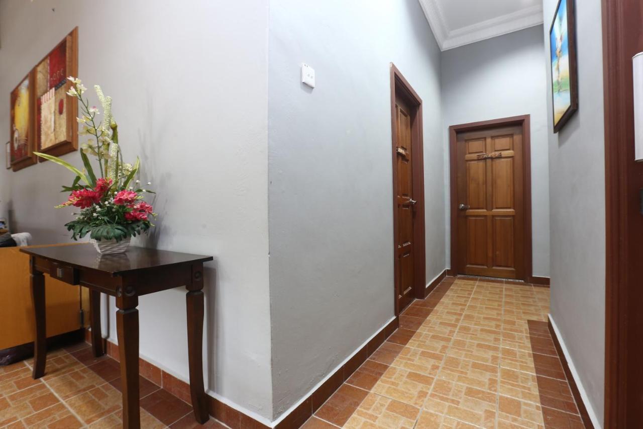 Oyo 89523 Villa Sri Mayang Куала Теренгану Екстериор снимка