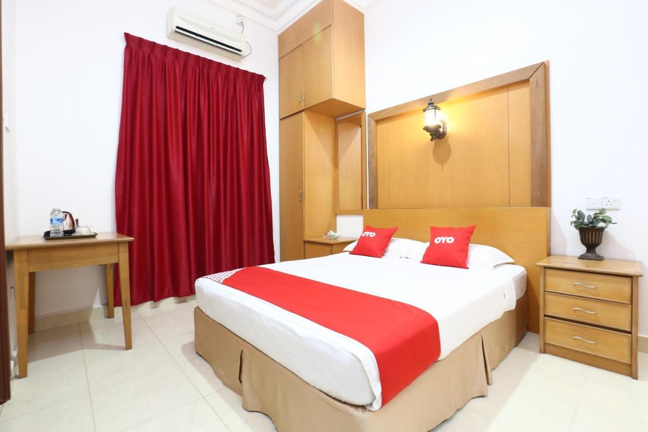 Oyo 89523 Villa Sri Mayang Куала Теренгану Екстериор снимка