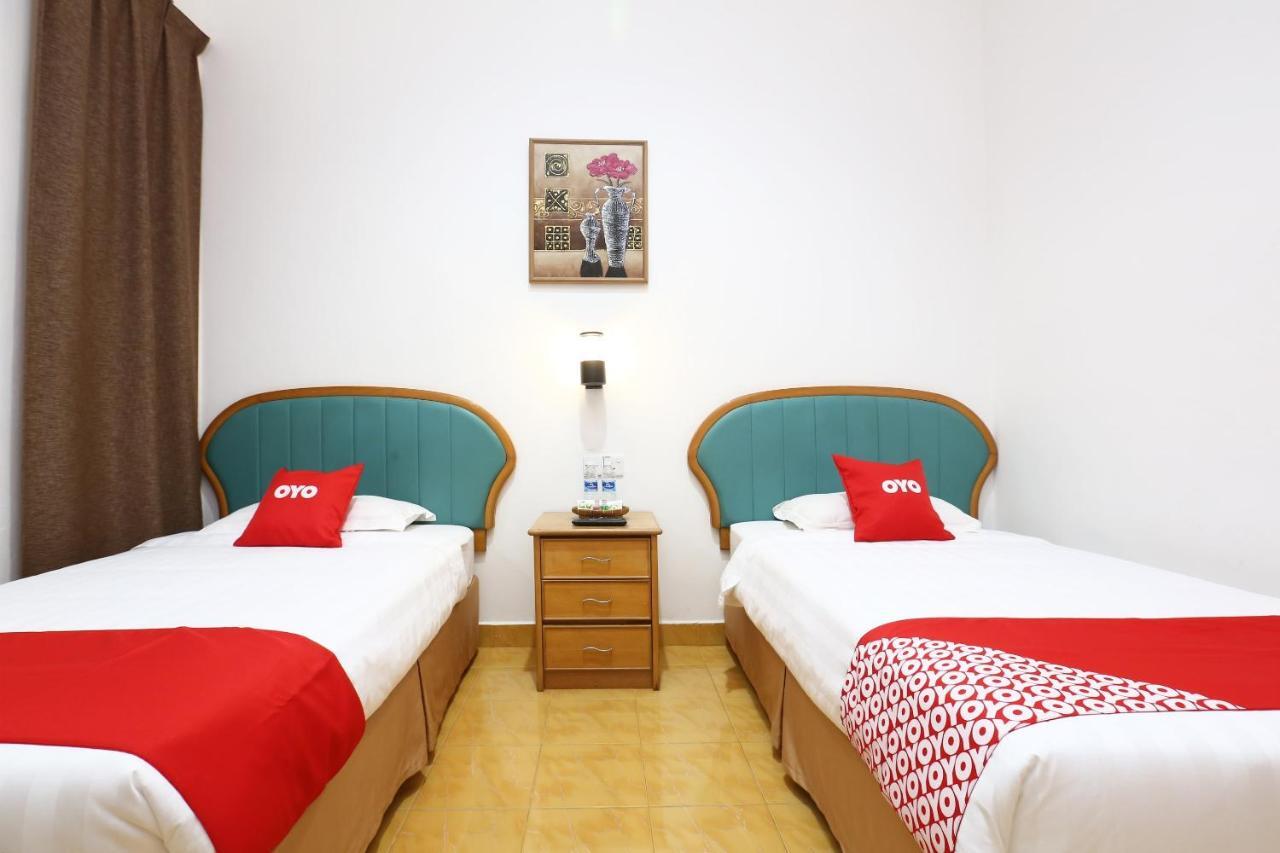 Oyo 89523 Villa Sri Mayang Куала Теренгану Екстериор снимка
